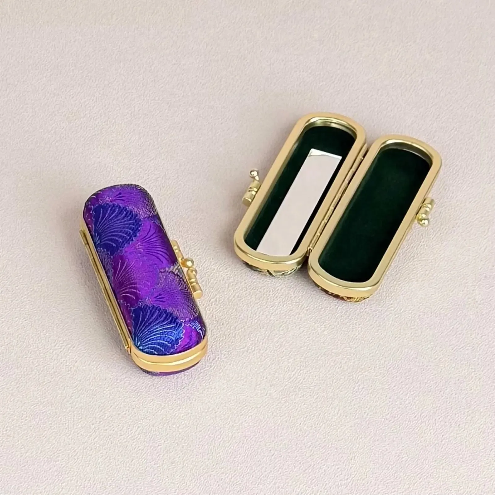 Cathayana: Lipstick Holder, Seashells