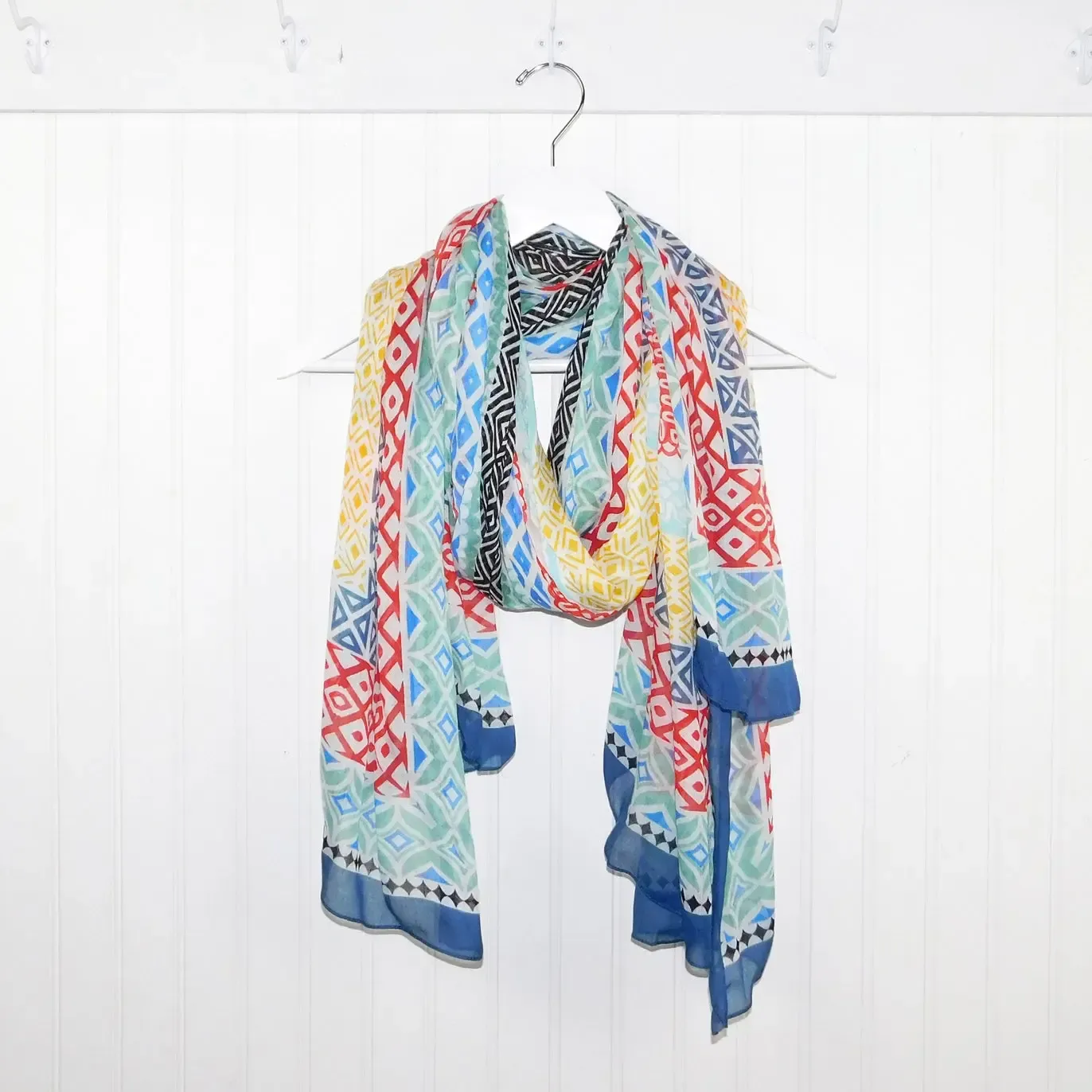 Chloe & Lex Scarf: Aarini