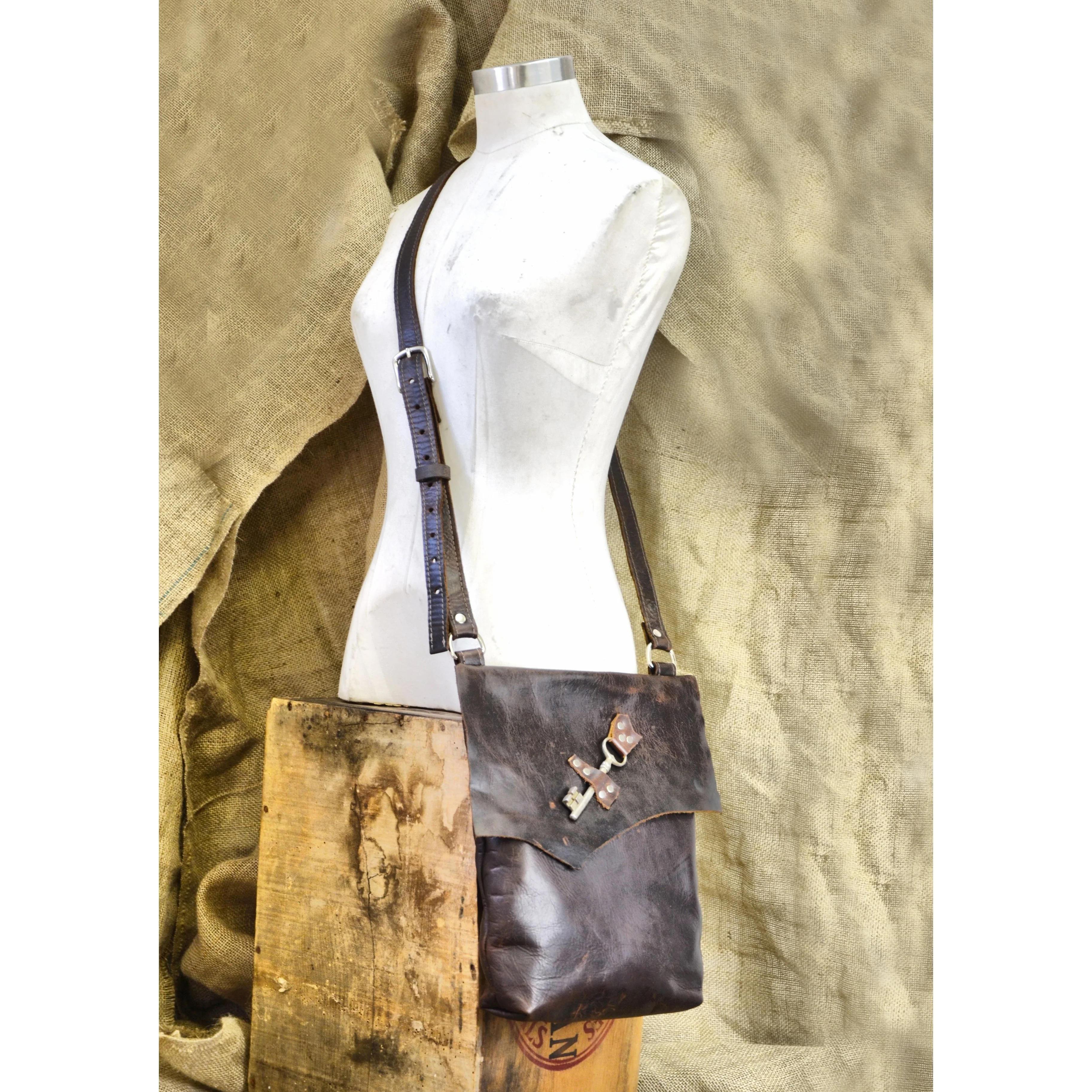 Divina Denuevo Bag: Urban Raw Edge Messenger - Image 10