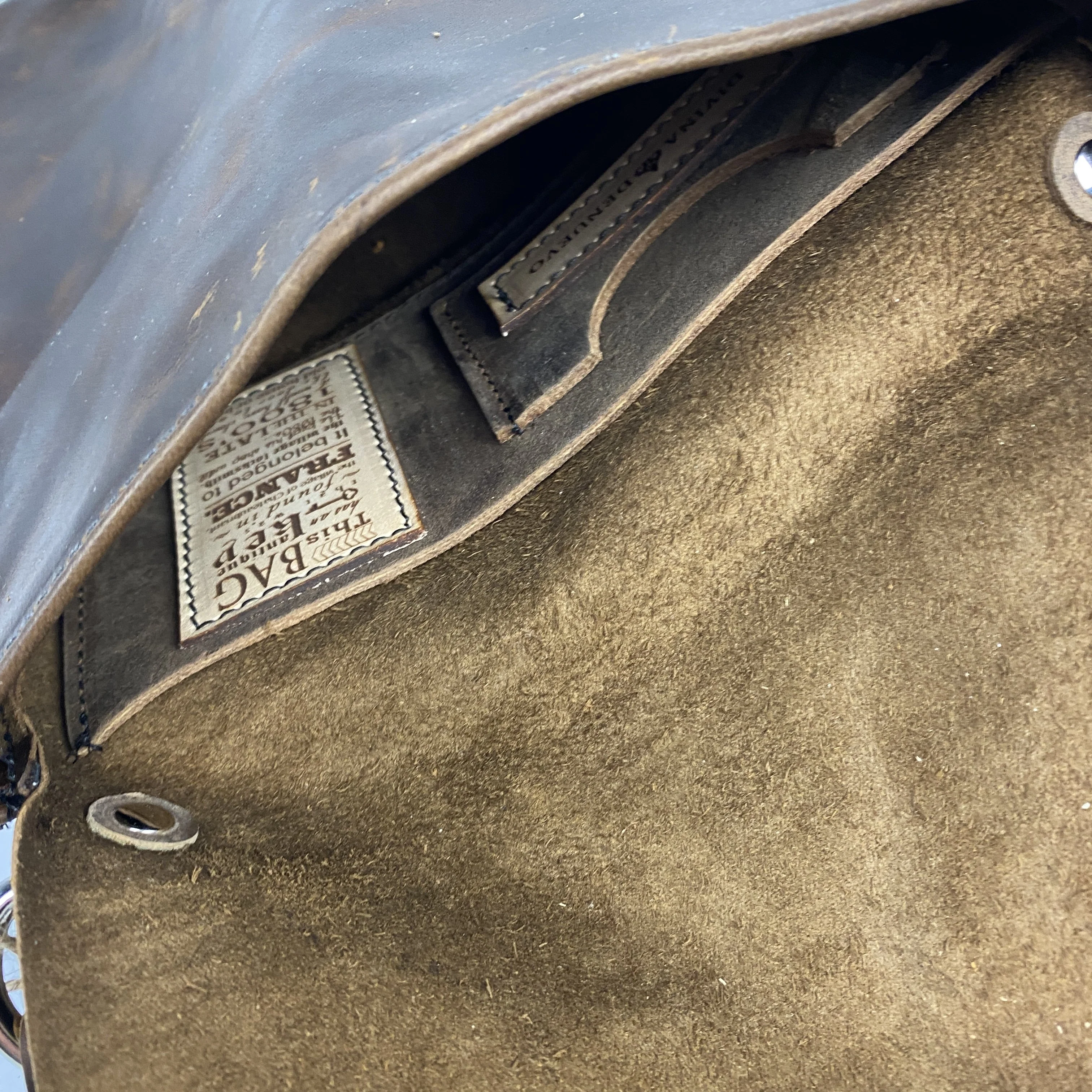 Divina Denuevo Bag: Urban Raw Edge Messenger - Image 7