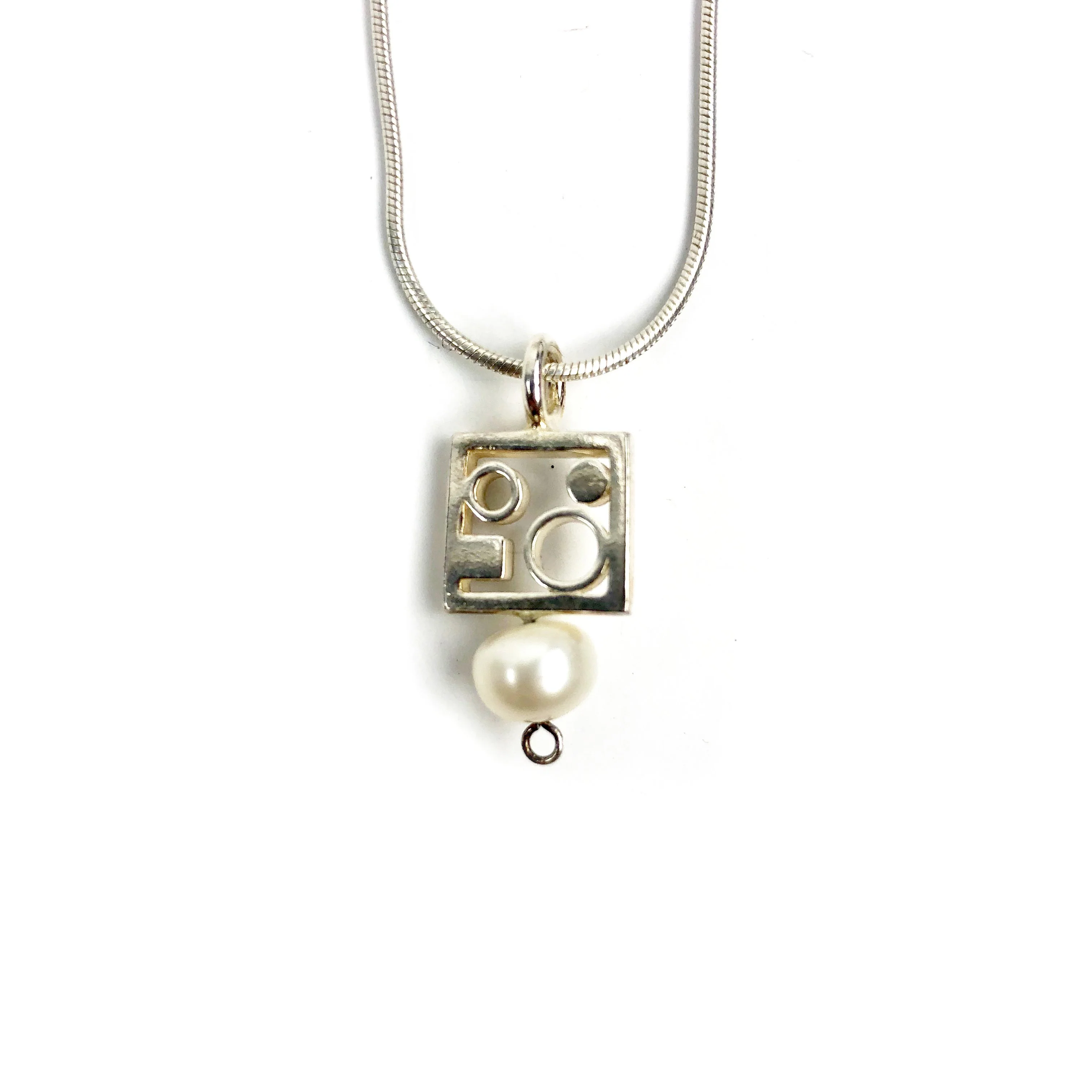 Donna D’Aquino Necklace: Pendant With Pearl - Image 4