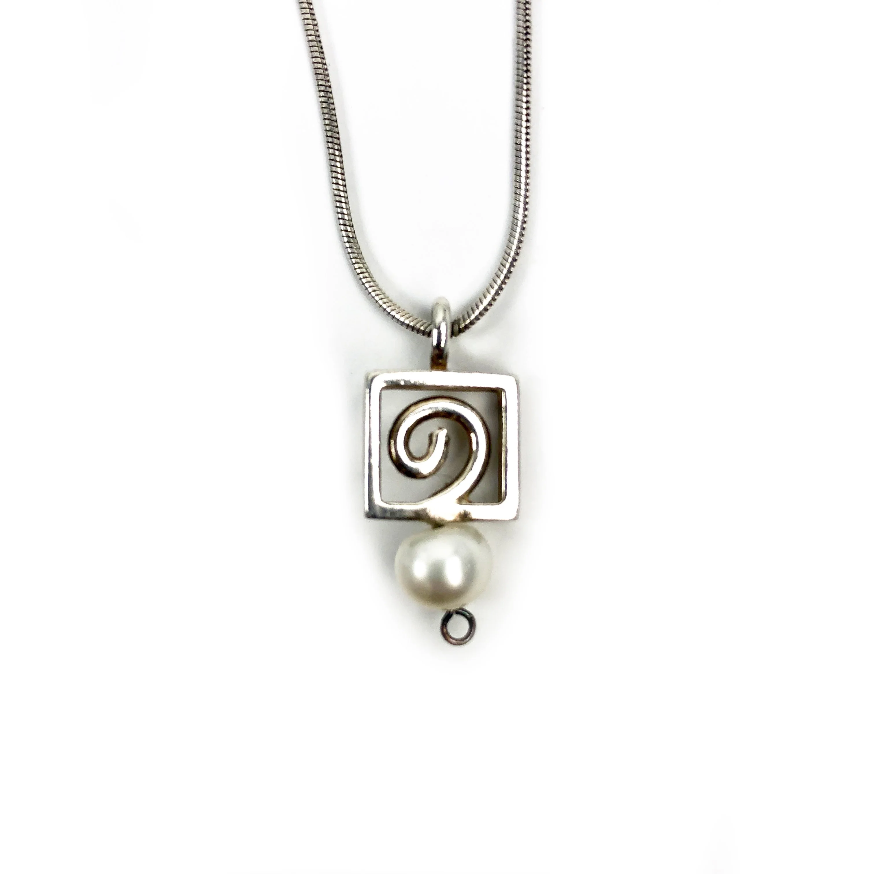 Donna D’Aquino Necklace: Pendant With Pearl - Image 5