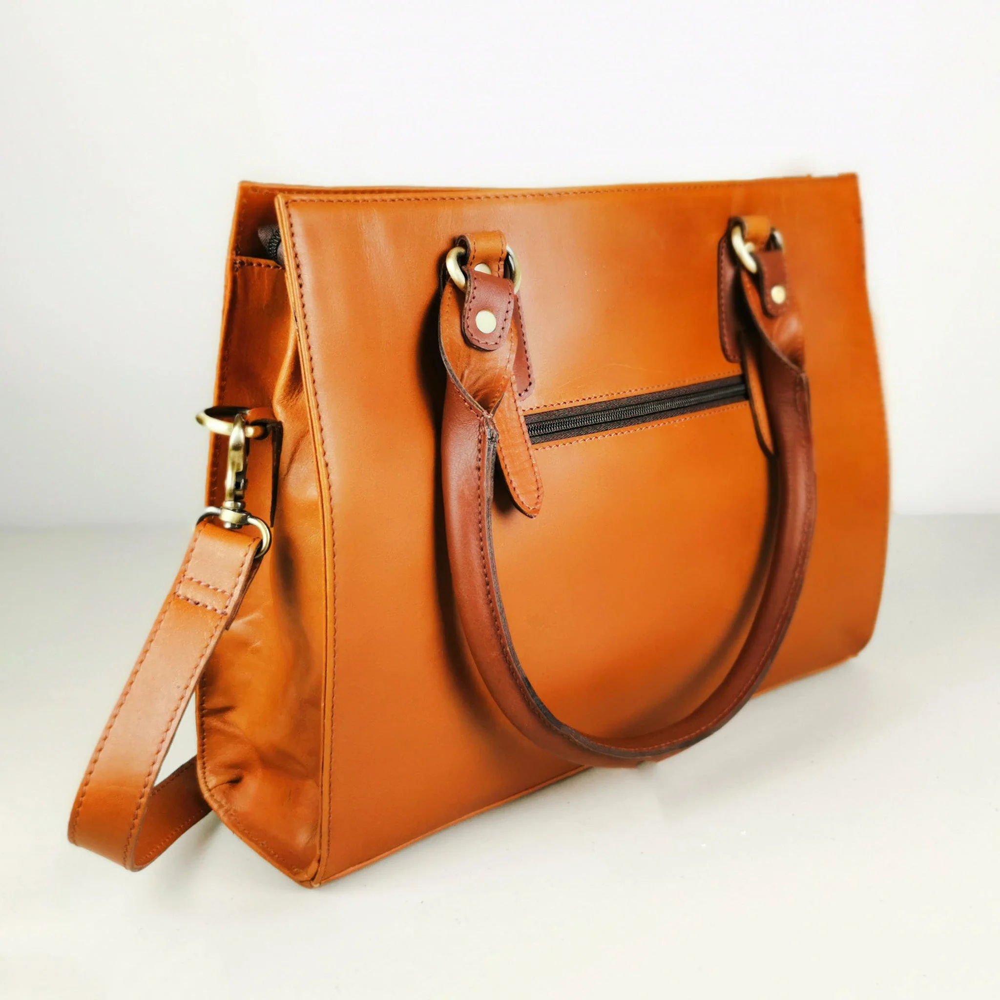 GoodHides Ltd. Bag: Signature 15" - Image 2