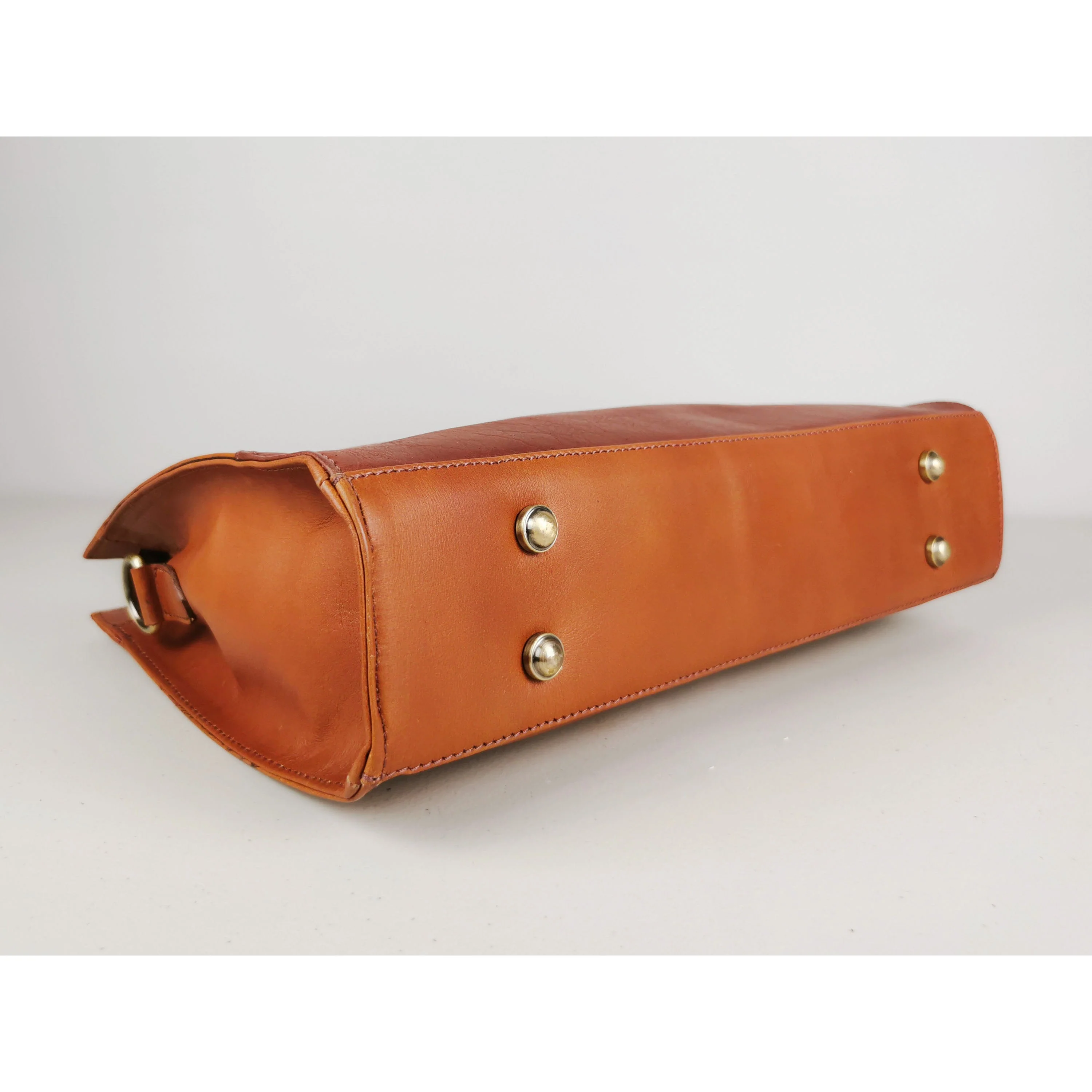 GoodHides Ltd. Bag: Signature 15" - Image 5