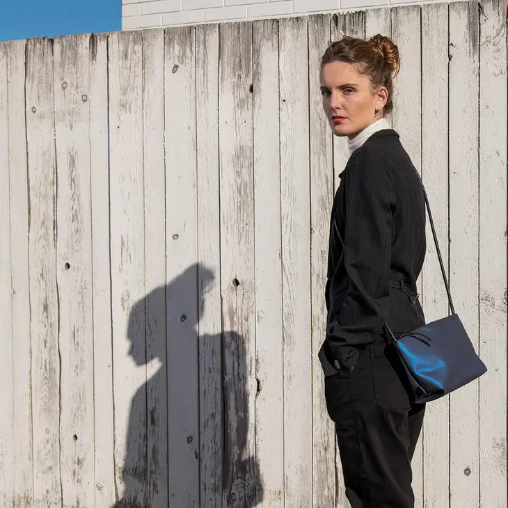 In-Zu Shoulder Bag: Medium Mouse - Image 13
