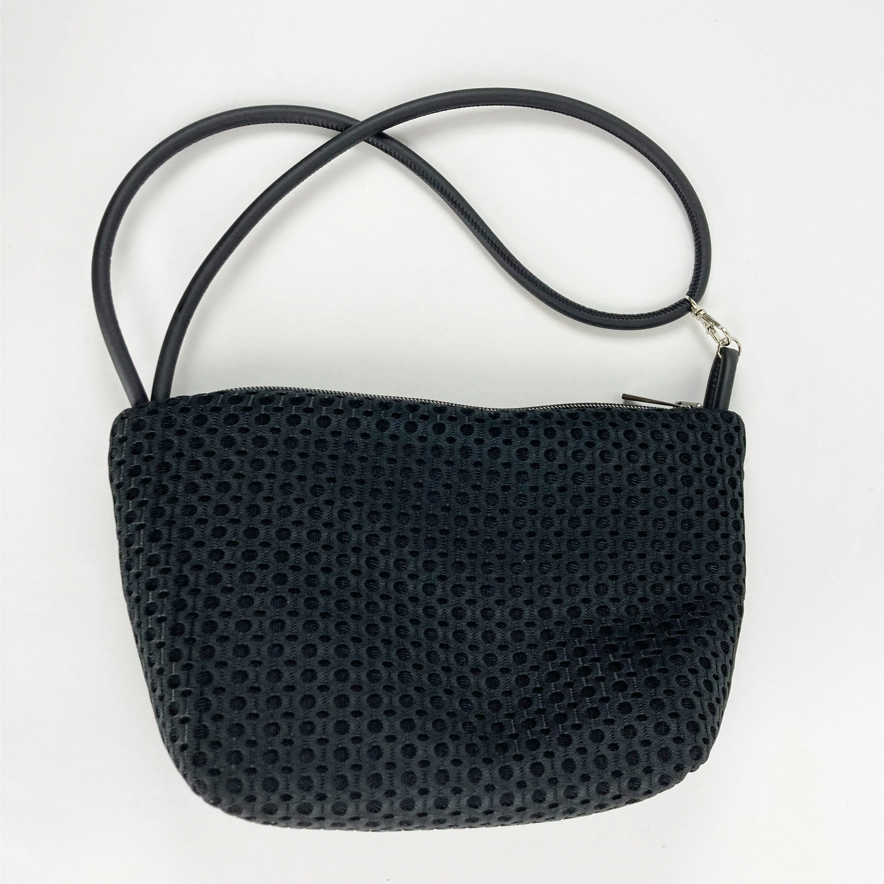 In-Zu Shoulder Bag: Medium Mouse - Image 3