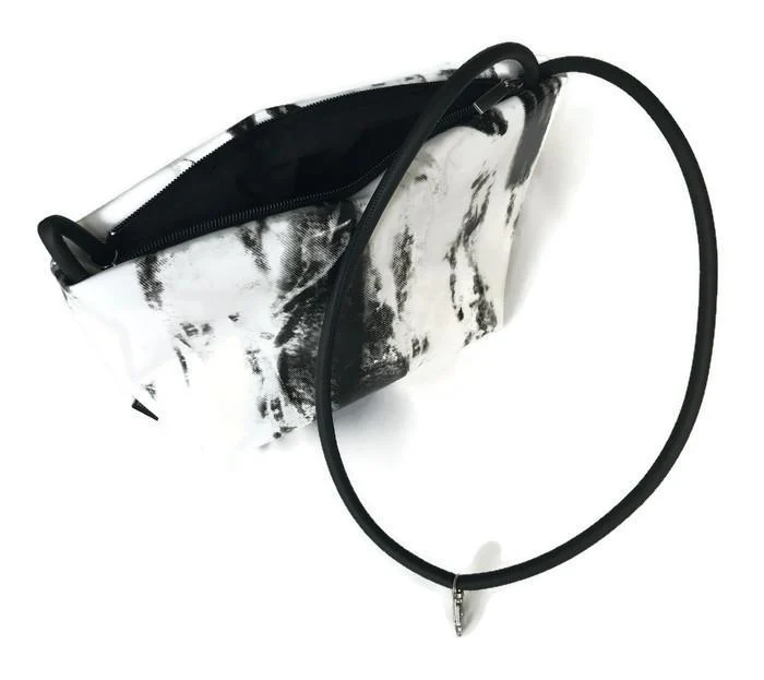 In-Zu Shoulder Bag: Medium Mouse - Image 6