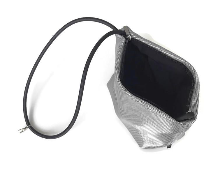 In-Zu Shoulder Bag: Medium Mouse - Image 7