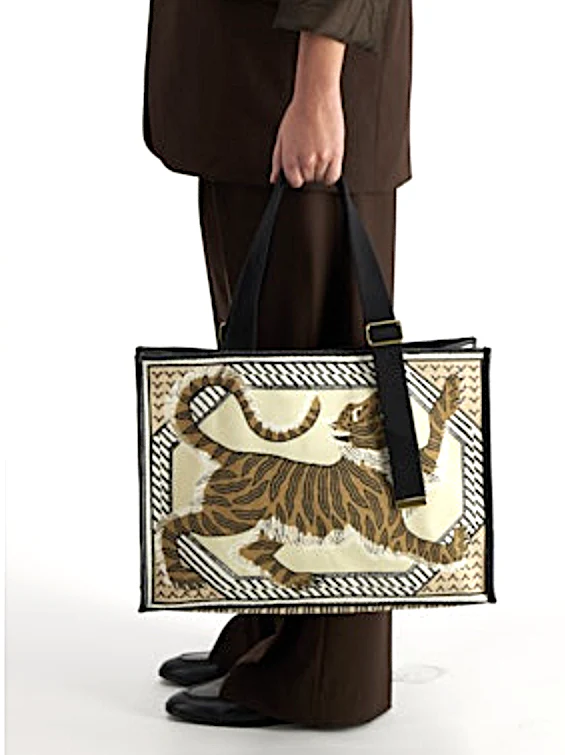 Inoui Editions Bag: Large Mantra Tote - Image 3