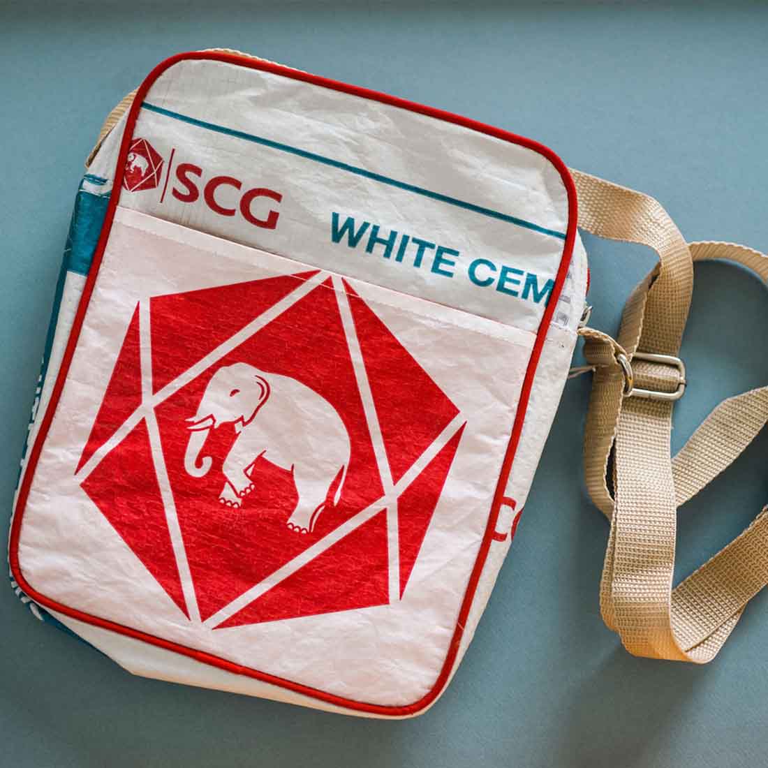 Malia Designs Bag: Diamond Elephant Crossbody - Image 3