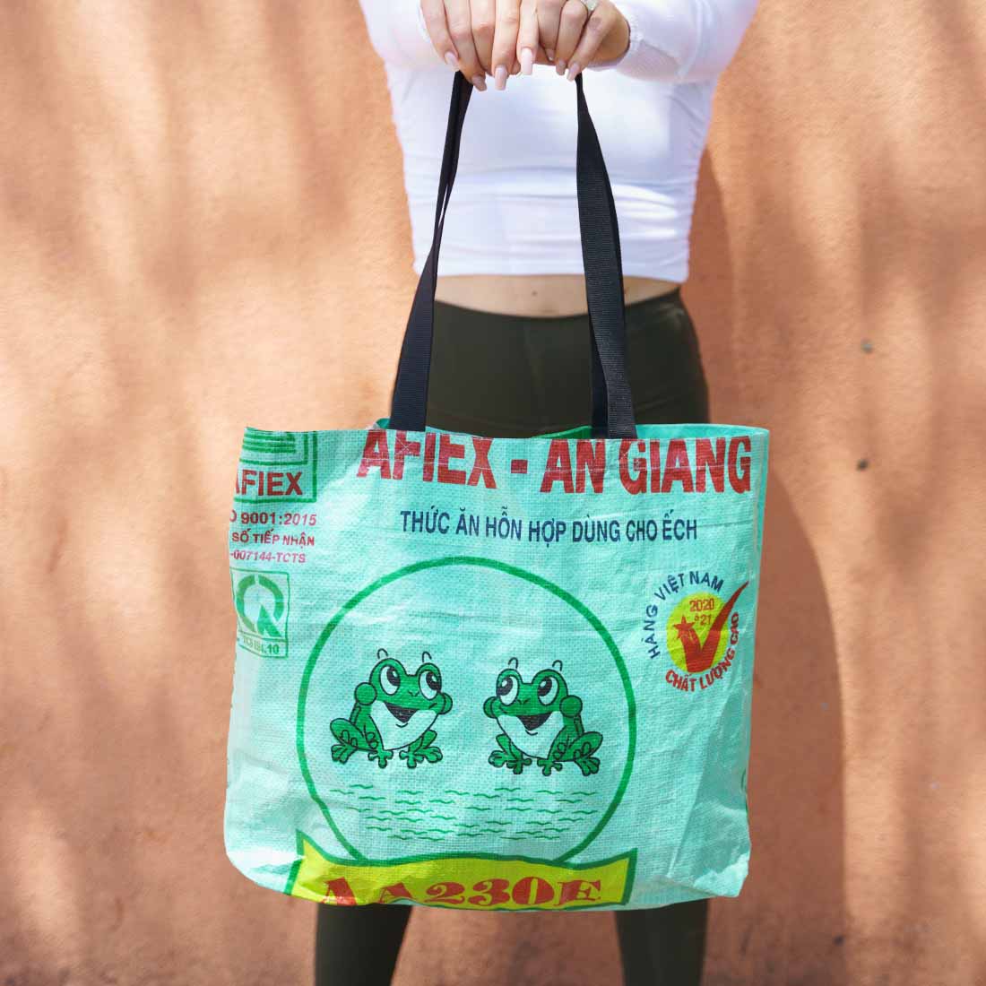 Malia Designs Bag: Green Frog Tote - Image 2