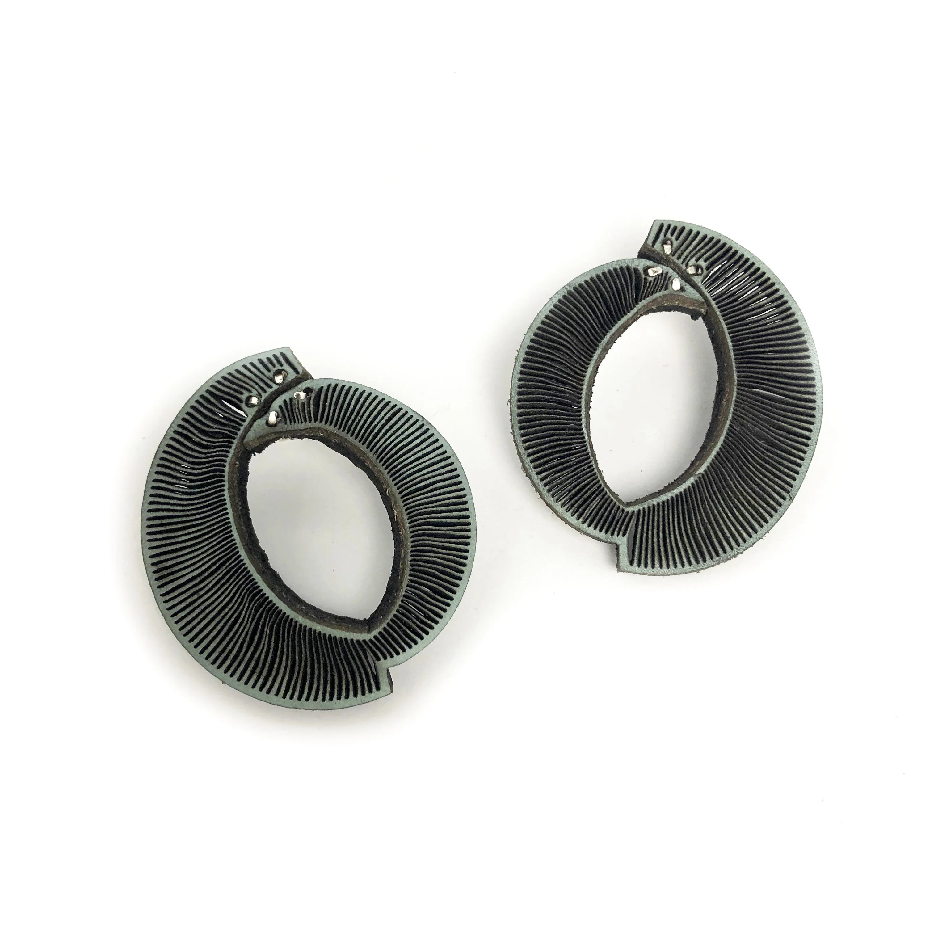 Oropopo Earrings: Cave Loop - Image 8