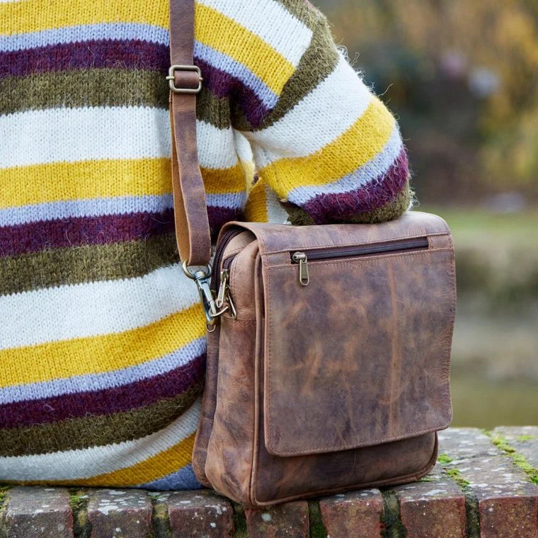 Paper High Bag: Buffalo Leather Portrait Messenger - Image 2