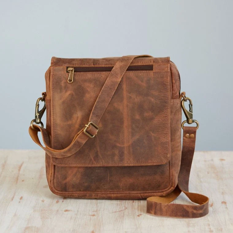 Paper High Bag: Buffalo Leather Portrait Messenger - Image 4