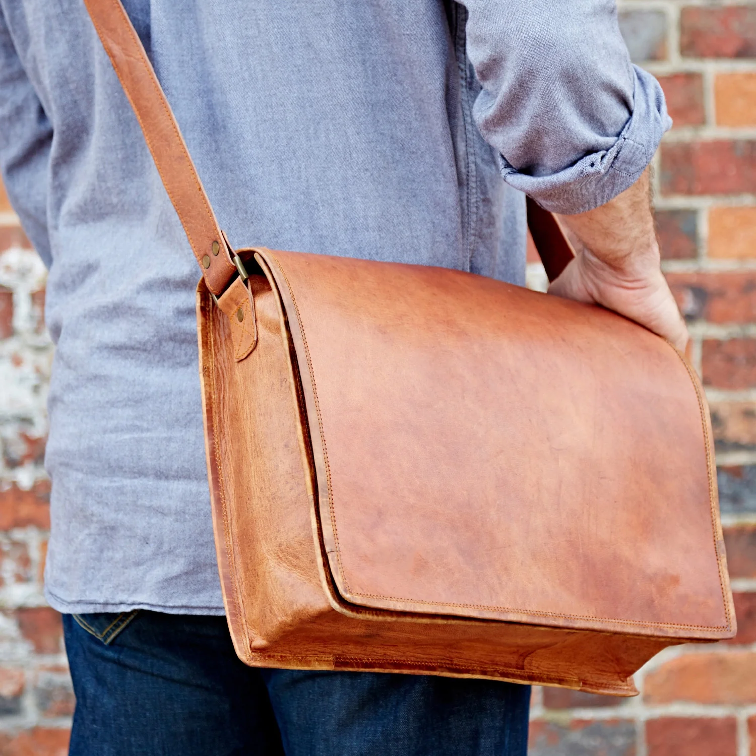 Paper High Pouch: Large Leather Messenger - Image 3