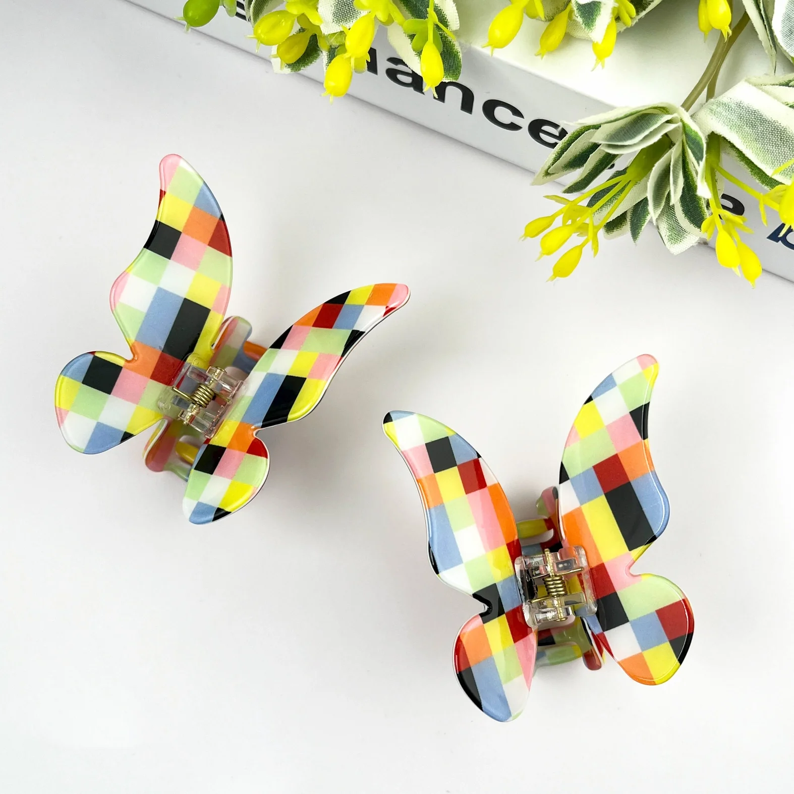 The Diva Soap Hair Claw: Colorful Checkerboard Butterfly - Image 2