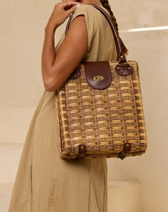 The Winding Road Bag: Large Dark Brown Rattan Twist Closure - Image 3